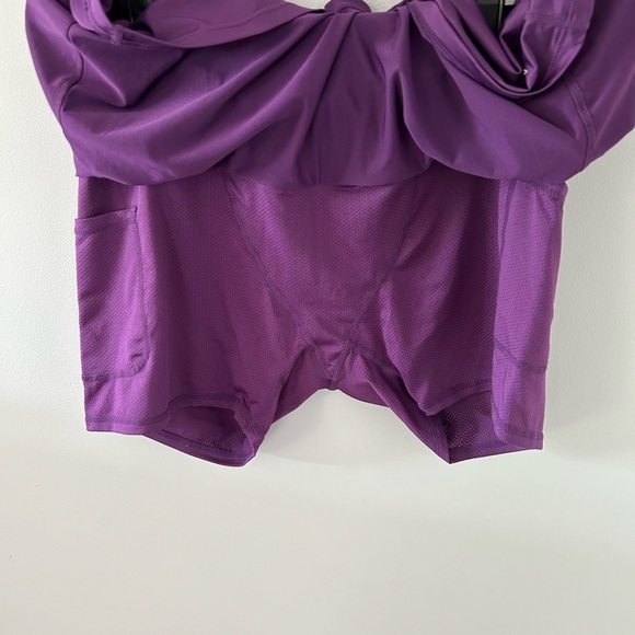 Women’s athletic apparel size Large - Picture 10 of 11